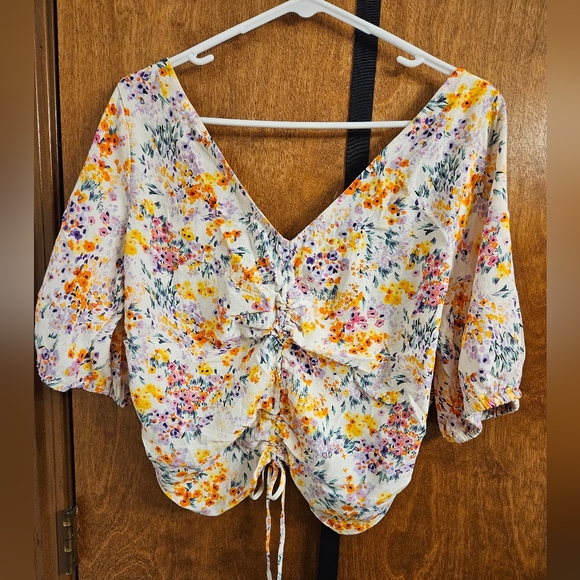 H&M Tops - H&M Floral Crop Top Size XL